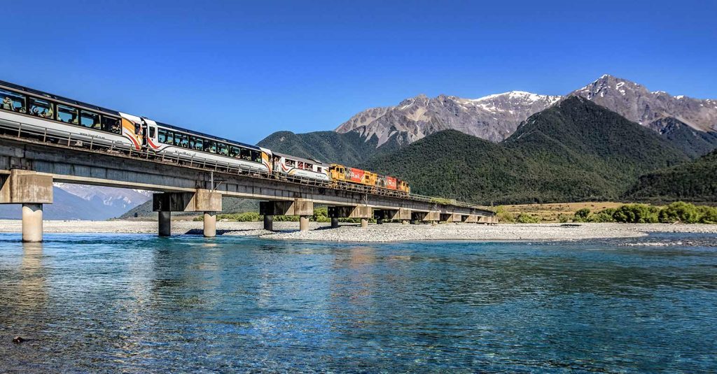 Arthurs Pass – Tranzalpine train